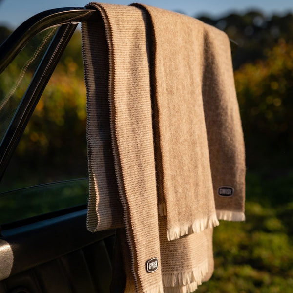Écharpe Gwisk en mérinos d'Arles motif pointillés beige et brun