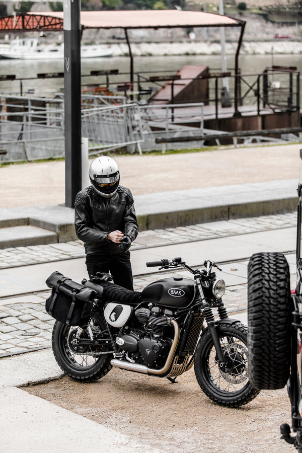 MOTO BAAK HEROES 