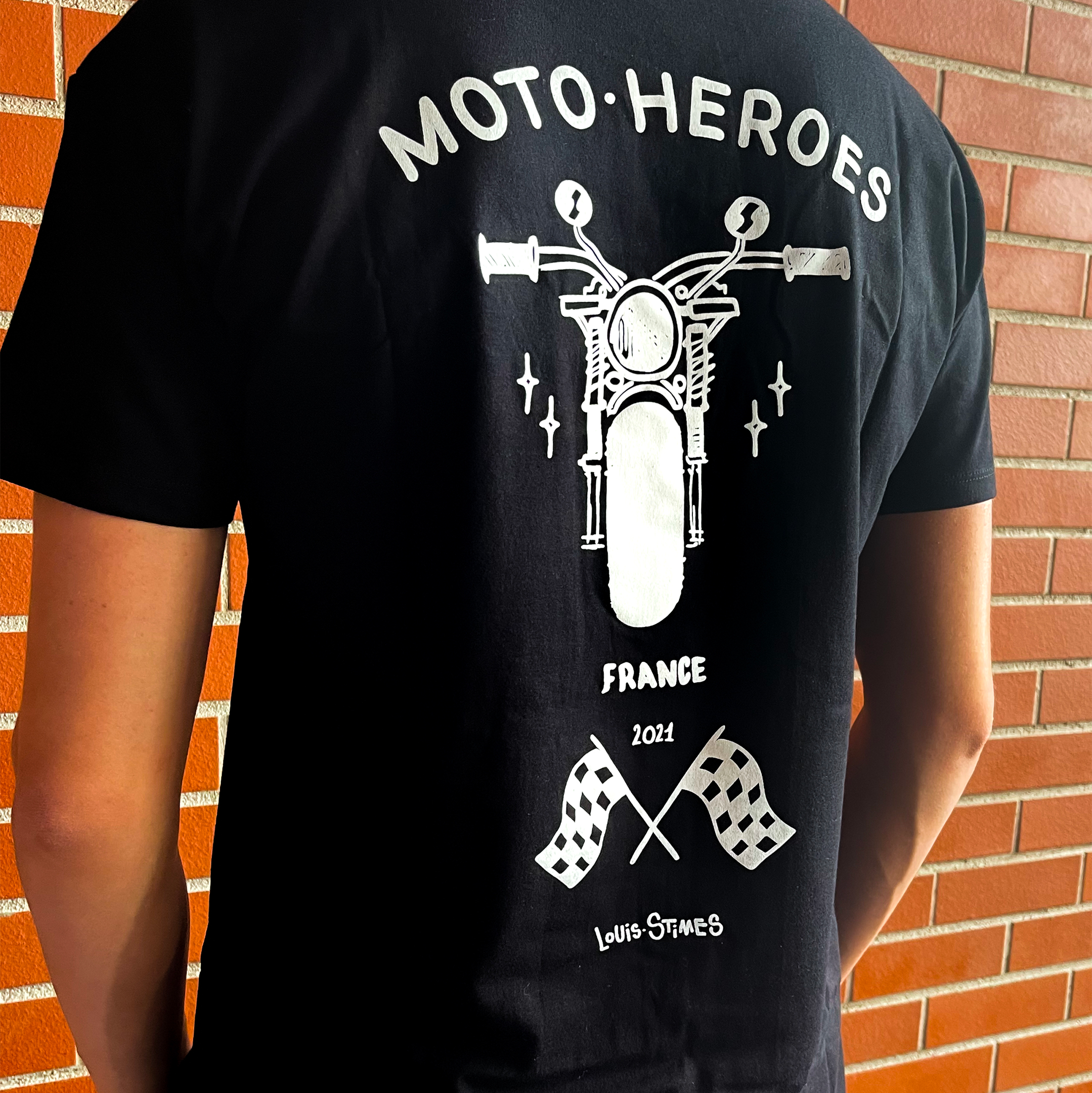 T-shirt Moto Heroes x Louis Stimes blanc - Moto – HEROES SHOP